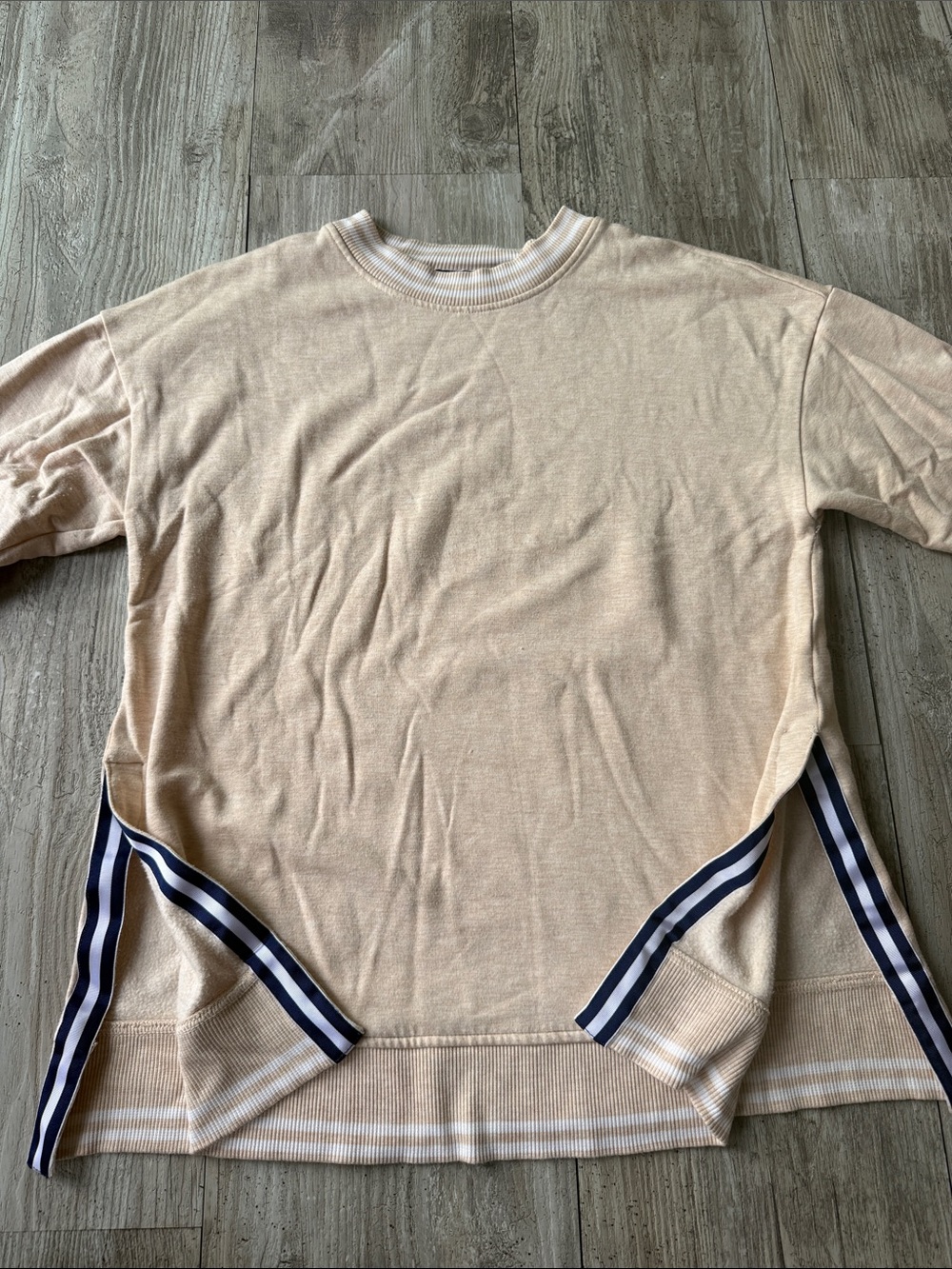 Vineyard Vines Women’s Crewneck Sweater in Light Beige